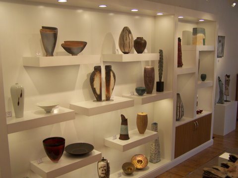 Illuminated bespoke display shelving